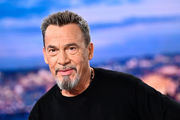 Le chanteur, auteur-compositeur, musicien et acteur Florent Pagny dans les studios de TF1, le 16 novembre 2023. (Photo JULIEN DE ROSA/AFP via Getty Images)