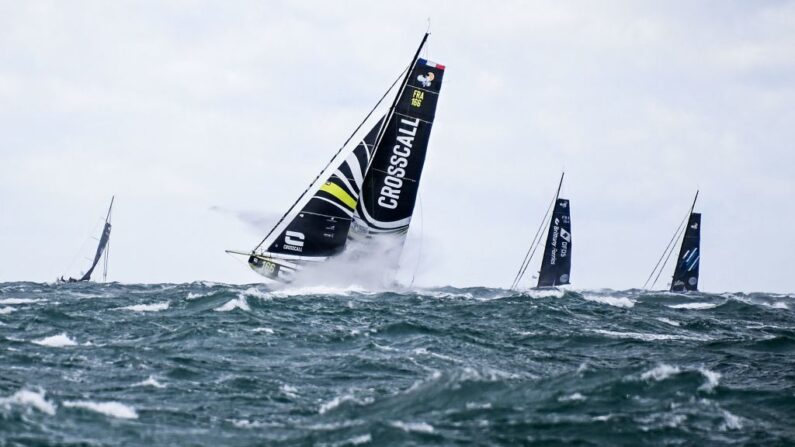 Plus d'une semaine après leur départ avorté en raison de la météo, les 40 Imoca engagés sur la Transat Jacques-Vabre vont prendre le large mardi du Havre en direction de la Martinique pour un périple en forme de sprint. (Photo : SEBASTIEN SALOM-GOMIS/AFP via Getty Images)