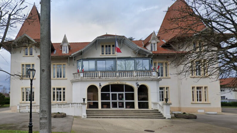 Mairie de Charvieu-Chavagneux (Isère). (capture d'écran Google Maps)