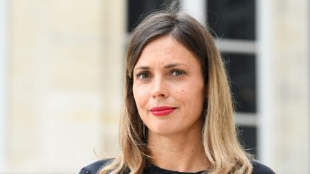 Alcool et stupéfiants en politique: «Il y a des soirées où de la drogue circule», révèle la députée Caroline Janvier