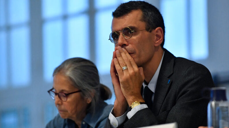 Édouard Durand, ancien juge pour enfant, nommé co-président de la Commission indépendante sur l'inceste et les violences sexuelles faites aux enfants (Ciivise), au Palais de la Femme à Paris, le 21 septembre 2022. (Photo JULIEN DE ROSA/AFP via Getty Images)