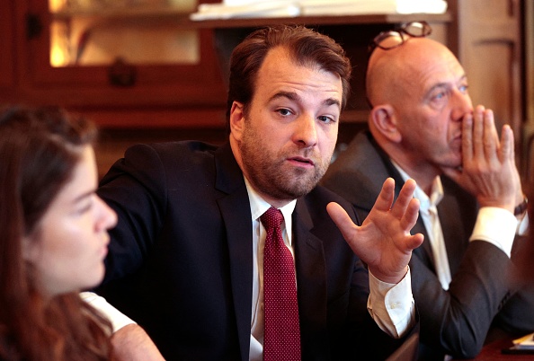 Jean-Baptiste Soufron, avocat d'Anticor, dans l'affaire du secrétaire général de l'Élysée à Paris le 4 octobre 2022. (Photo GEOFFROY VAN DER HASSELT/AFP via Getty Images)