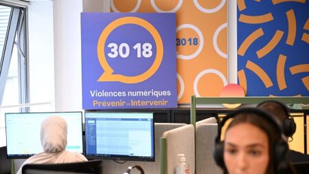 Cyber-harcèlement et violences en ligne: au 30 18, la détresse des jeunes en direct