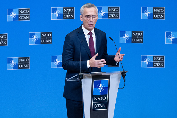 Le secrétaire général de l'OTAN Jens Stoltenberg lors de la réunion des ministres des Affaires étrangères de l'OTAN sur l'Ukraine à Bruxelles, le 29 novembre 2023. (Photo SAUL LOEB/POOL/AFP via Getty Images)