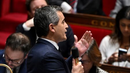 Immigration: Gérald Darmanin accuse LR de vouloir un «double frexit»