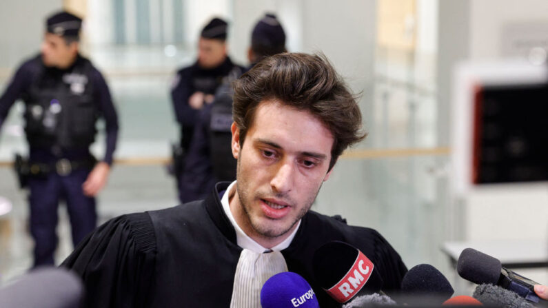 L'avocat Louis Cailliez représentant Mickaelle Paty, sœur de feu Samuel Paty, à la Cour d'assises des mineurs de Paris, à Paris, le 8 décembre 2023. (Photo GEOFFROY VAN DER HASSELT/AFP via Getty Images)