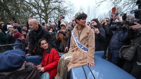 Bain de foule et pluie de compliments pour la nouvelle miss France dans son village du Nord