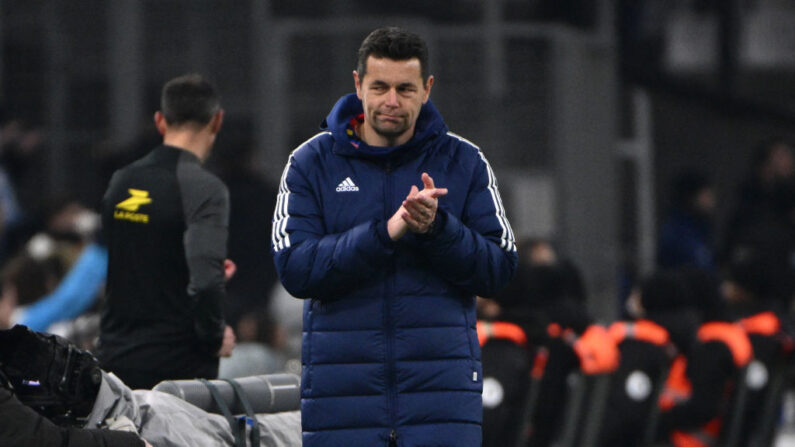 Pierre Sage, a assuré mercredi que son équipe, dernière du championnat, avait "conscience d'être en danger". (Photo : CHRISTOPHE SIMON/AFP via Getty Images)