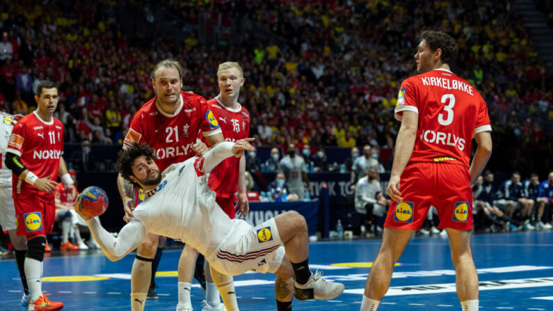 Les handballeurs parisiens, ont renversé Aalborg (32-30) pour mettre fin à une série de quatre matches sans victoire en phase de groupe de la Ligue des champions, jeudi soir au Danemark.  (Photo :  Michael Campanella/Getty Images)