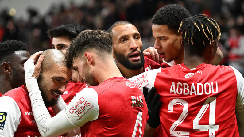 Le Stade de Reims a renoué avec la victoire à domicile (2-1) face à Strasbourg, vendredi soir en ouverture de la 14e journée de Ligue 1. (Photo : FRANCOIS NASCIMBENI/AFP via Getty Images)