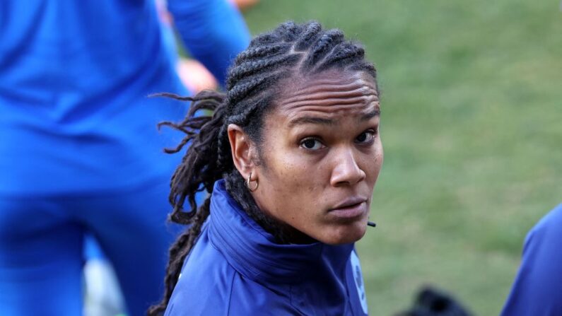 Wendie Renard, a subi une intervention chirurgicale mercredi et sera absente "quelques semaines", a annoncé l'OL. (Photo : FRANCK FIFE/AFP via Getty Images)