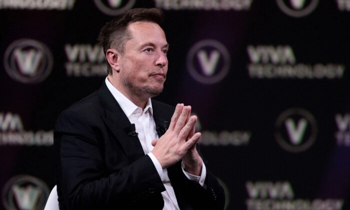 Elon Musk, PDG de SpaceX, X (anciennement Twitter) et Tesla, participe à un événement au parc des expositions de la Porte de Versailles à Paris, le 16 juin 2023. (Joel Saget/AFP via Getty Images)