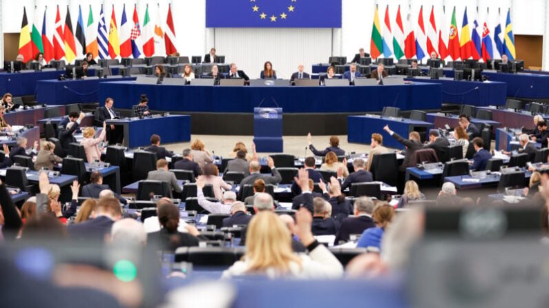 Lors de la session plénière à Strasbourg du 18 janvier 2024, les membres du Parlement européen ont approuvé à une large majorité une résolution contre la persécution du Falun Gong en Chine. (Parlement européen)