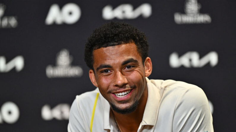 Arthur Fils, a réussi ses tout premiers pas à l'Open d'Australie en maîtrisant le Tchèque Jiri Vesely, 4-6, 7-5, 6-2, 6-3 mardi. (Photo : LILLIAN SUWANRUMPHA/AFP via Getty Images)