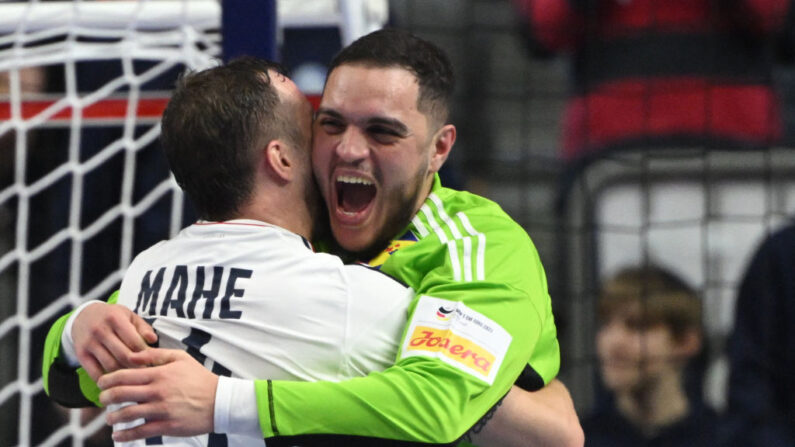 L'Allemagne en matant la Hongrie (35-28) a offert à la France, victorieuse de l'Autriche (33-28), la première place du groupe I. (Photo : INA FASSBENDER/AFP via Getty Images)