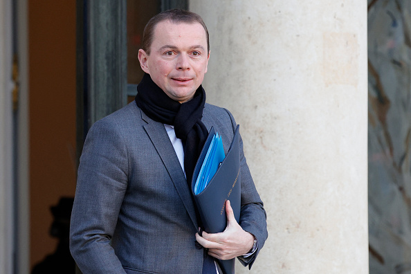 Le ministre français du Travail, Olivier Dussopt, le 6 décembre 2023.  (GEOFFROY VAN DER HASSELT/AFP via Getty Images)