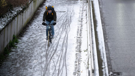 Pluies verglaçantes dans le nord et l’est de la France, neige encore modérée