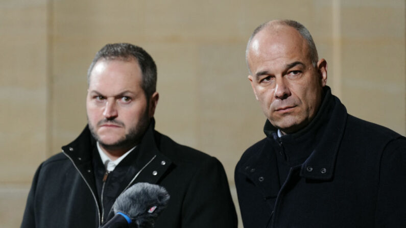 Arnaud Rousseau (à dr.), président de la FNSEA, et Arnaud Gaillot, représentant "Jeunes Agriculteurs", après leur rencontre avec le Premier ministre à l'hôtel Matignon à Paris, le 22 janvier 2024. (Photo DIMITAR DILKOFF/AFP via Getty Images)