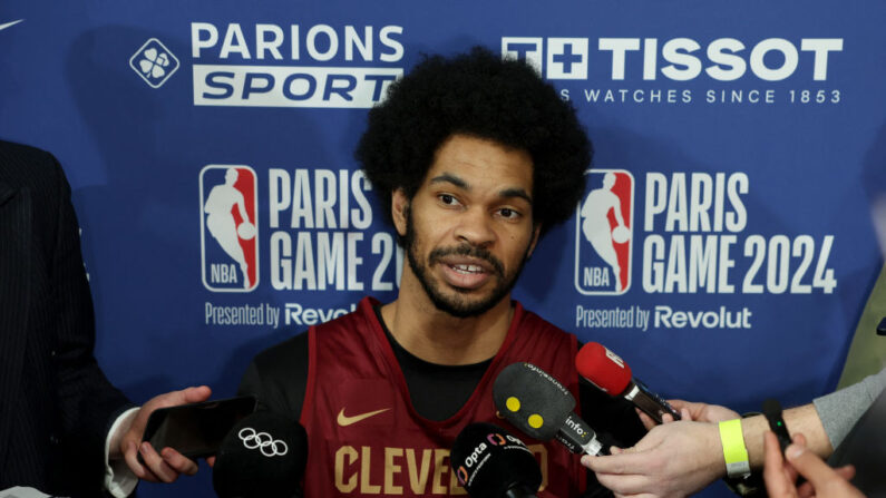 La NBA pose aujourd'hui ses valises à Bercy pour un match de la saison régulière entre Cleveland et Brooklyn, en attendant le grand retour l'année prochaine à Paris de Victor Wembanyama avec les San Antonio Spurs. (Photo : EMMANUEL DUNAND/AFP via Getty Images)