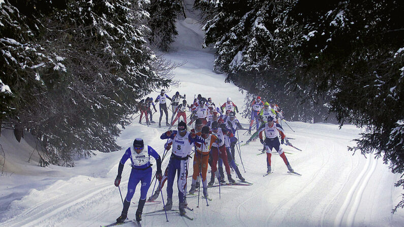 La Transjurassienne, qui devait se tenir le week-end des 10 et 11 février dans le Jura, est annulée faute de neige, ont annoncé lundi les organisateurs. (Photo : BRUNO FERRANDEZ/AFP via Getty Images)