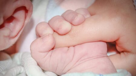 «Beauf», «maltraitance», «pauvre gosse»: des parents subissent une vague d’insultes en raison du prénom de leur bébé