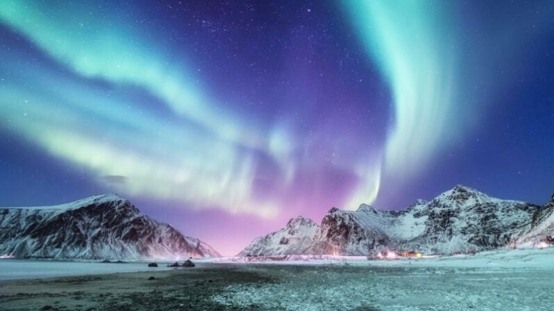 Aurores boréales au-dessus des îles Lofoten, Norvège. Les statisticiens du Royaume réfutent que le CO₂ soit la principale cause du changement climatique. (iStock)