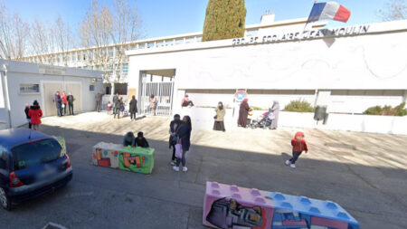 Marignane: un enfant agressé sexuellement à travers les grilles de son école, les parents se mobilisent