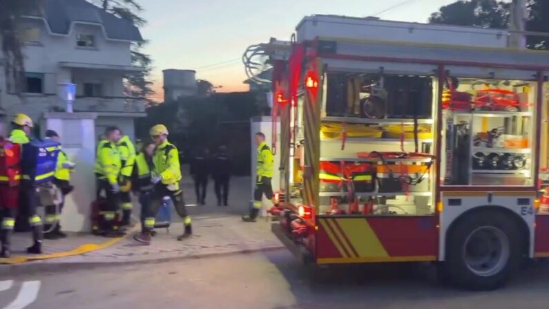 Les pompiers sont intervenus pour éteindre le feu, mais la fumée a importuné de nombreux résidents. (Emergencias Madrid)