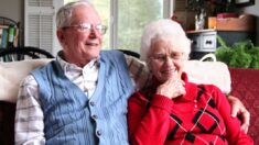 Un couple âgé de 99 et 100 ans partage ses secrets pour 75 ans de mariage heureux