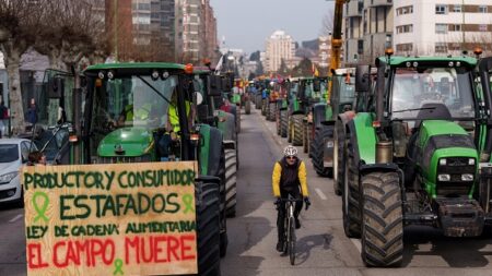 Espagne: les agriculteurs durcissent la mobilisation