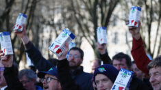 Les agriculteurs maintiennent la pression sur l’exécutif à l’approche du Salon de l’agriculture