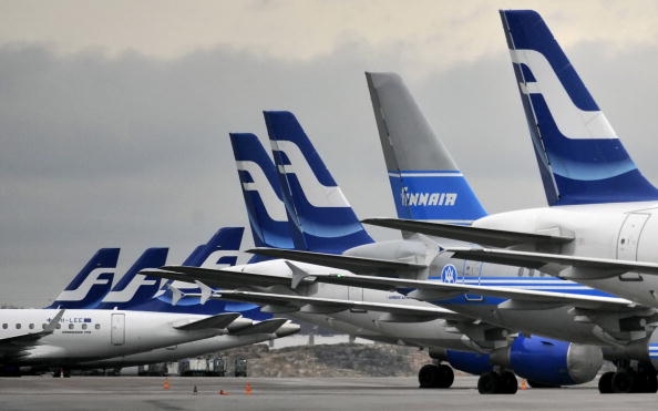 Des avions de la compagnie Finnair à l'aéroport d'Helsinki (Finlande). (MARKKU ULANDER/AFP via Getty Images)