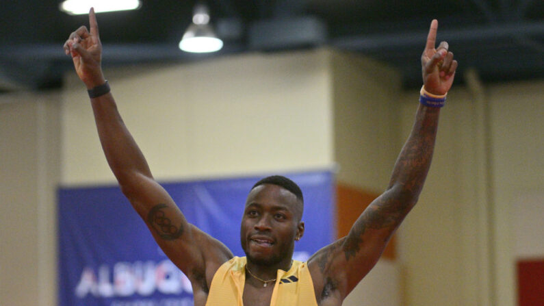 Grant Holloway a amélioré son propre record du monde du 60 m haies lors des Championnats des Etats-Unis en salle vendredi. (Photo : Sam Wasson/Getty Images)