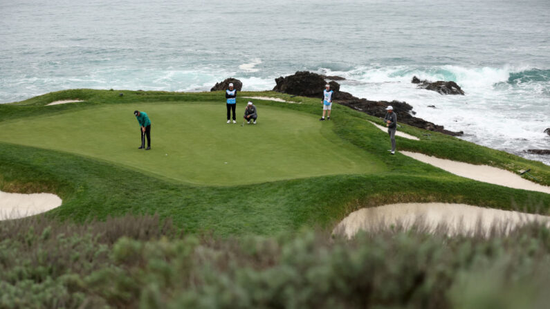 Matthieu Pavon a pris la 3e place du tournoi PGA de Pebble Beach (Californie, Etats-Unis) après l'annulation dimanche du 4e et dernier tour en raison des intempéries. (Photo : Ezra Shaw/Getty Images)