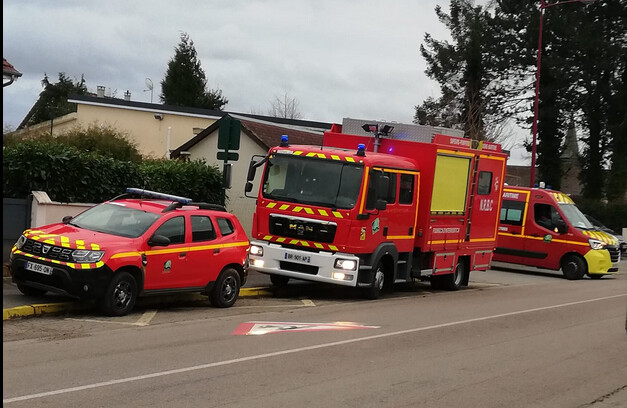 Ce 6 février 2024, d’importants moyens de secours ont été mobilisés autour de l’école élémentaire du Mesnil-Réaume, en Seine-Maritime, en raison d'une épidémie de gastro-entérite fulgurante. (Photo Facebook commune Le Mesnil-Reaume)