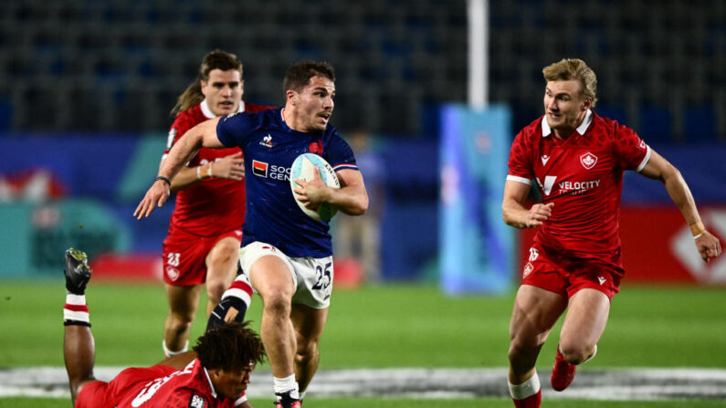 L'équipe de France masculine a parfaitement débuté le tournoi du circuit mondial de rugby à VII de Los Angeles avec une victoire vendredi. (Photo : PATRICK T. FALLON/AFP via Getty Images)