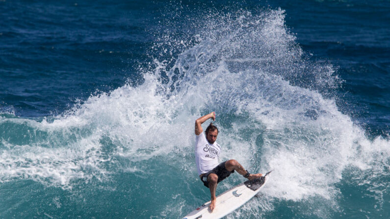 L'équipe de France a brillé dimanche aux Mondiaux de surf organisés à Arecibo (Porto Rico), avec deux podiums réalisés lors des finales chez les hommes et les femmes ainsi qu'un nouveau ticket olympique validé pour Paris-2024. (Photo : RICARDO ARDUENGO/AFP via Getty Images)