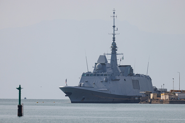 La frégate française, FS Languedoc qui a abattu au moins quatre drones houthis, au port de Djibouti le 20 janvier 2024. (Photo Luke Dray/Getty Images)