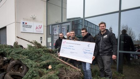 « Tout n’est pas réglé »: des agriculteurs protestent près de Toulouse, à la veille de la rencontre avec Gabriel Attal