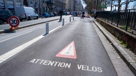 Colmar : une peinture luminescente pour sécuriser une piste cyclable