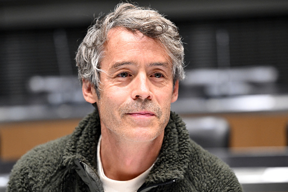 L'animateur et producteur de l'émission « Quotidien » Yann Barthes. (Photo BERTRAND GUAY/AFP via Getty Images)