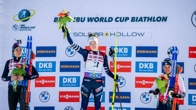 Victorieuse de la poursuite dimanche à Soldier Hollow (Utah) aux Etats-Unis, Lou Jeanmonnot a obtenu son troisième succès individuel en Coupe du monde et le dixième de la saison pour les Bleues du biathlon. (Photo : ISAAC HALE/AFP via Getty Images)