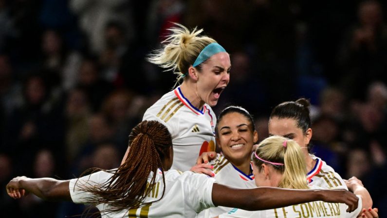 Deux doublés de Delphine Cascarino et Kadidiatou Diani ont permis à Lyon de se qualifier pour les demi-finales de la Ligue des champions féminine en battant 4 à 1 Benfica Lisbonne, mercredi. (Photo : OLIVIER CHASSIGNOLE/AFP via Getty Images)