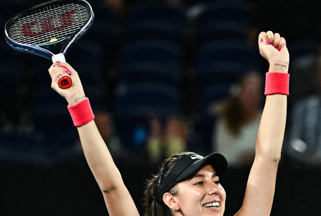 Ugo Humbert et Océane Dodin ont franchi le 2e tour du tournoi de Miami pour leur entrée en lice dans la compétition vendredi, lors d'une journée perturbée par la pluie. (Photo : LILLIAN SUWANRUMPHA/AFP via Getty Images)