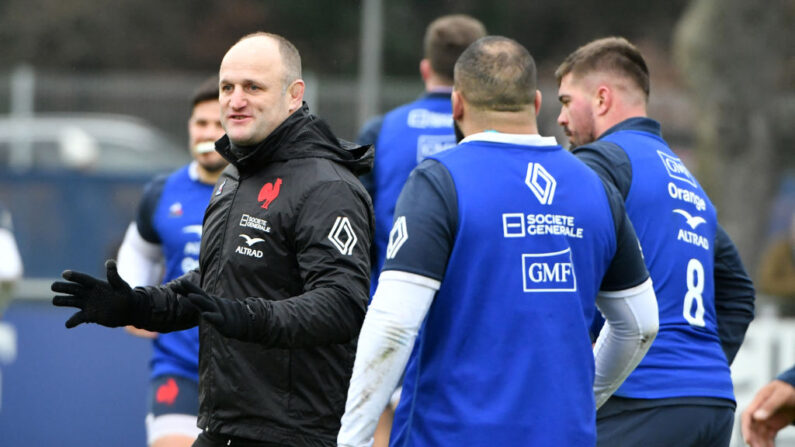 Les matches disputés au pays de Galles le sont toujours avec "un énorme engagement", a prévenu mercredi l'entraineur des avants du XV de France William Servat, à quatre jour du déplacement des Bleus à Cardiff. (Photo : GAIZKA IROZ/AFP via Getty Images)