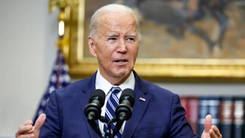 Les parlementaires ont voté au pas de charge cette gigantesque enveloppe de 95 milliards de dollars, réclamée depuis des mois par le Président Joe Biden. (Anna Moneymaker/Getty Images)