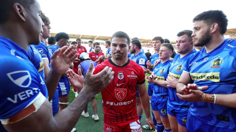 "Attention car tout le monde va nous encenser" prévient le capitaine toulousain Antoine Dupont après le large succès des siens en quart de finale de la Champions Cup, dimanche à domicile face aux Anglais d'Exeter (64-26), et quinze jours avant de recevoir un autre club anglais, les Harlequins. (Photo : David Rogers/Getty Images)