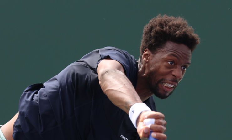 Gaël Monfils s'est imposé avec difficulté 7-5, 7-5 sur Henrique Rocha, 197e mondial et bénéficiaire d'une invitation au tournoi ATP 250 d'Estoril, mercredi au Portugal. (Photo : Clive Brunskill/Getty Images)