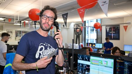 NRJ: l’animateur Manu Levy assigné aux prud’hommes pour « harcèlement moral »