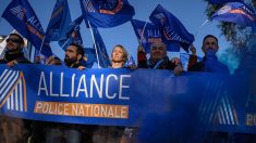 Primes JO-2024: le syndicat de police Alliance menace de perturber le parcours de la flamme olympique